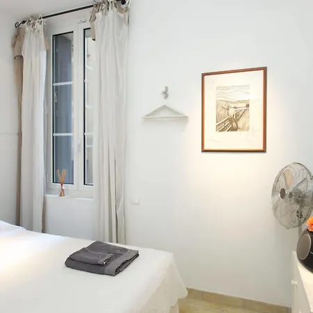Rue Sade Bed and Breakfast Αντίμπ