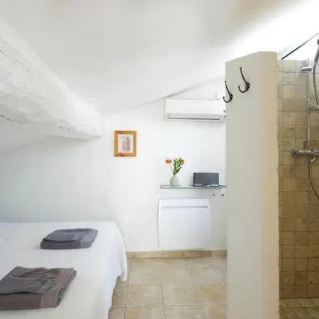 Bed and Breakfast Rue Sade Αντίμπ